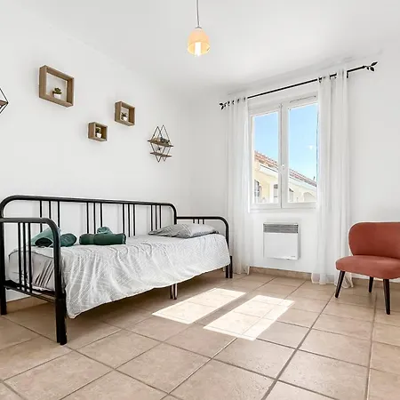 La Provencale - Avec Piscine Proche Nimes Redessan