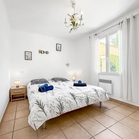 Avec Piscine Proche Nimes Villa Redessan
