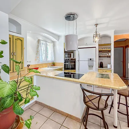 Villa Avec Piscine Proche Nimes Redessan