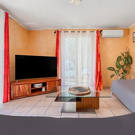 Avec Piscine Proche Nimes Villa *