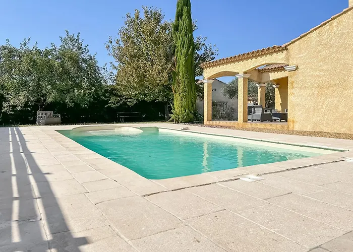 Villa La Provencale - Avec Piscine Proche Nimes *